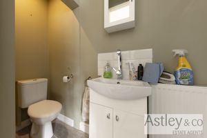 ensuite- click for photo gallery